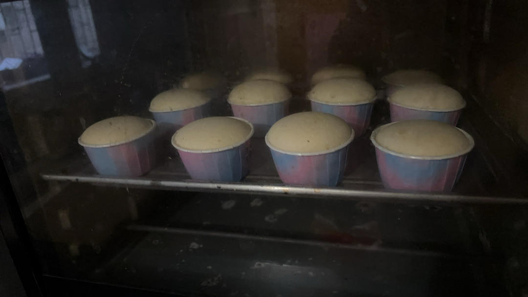 纸杯蛋糕 8寸戚风蛋糕的量