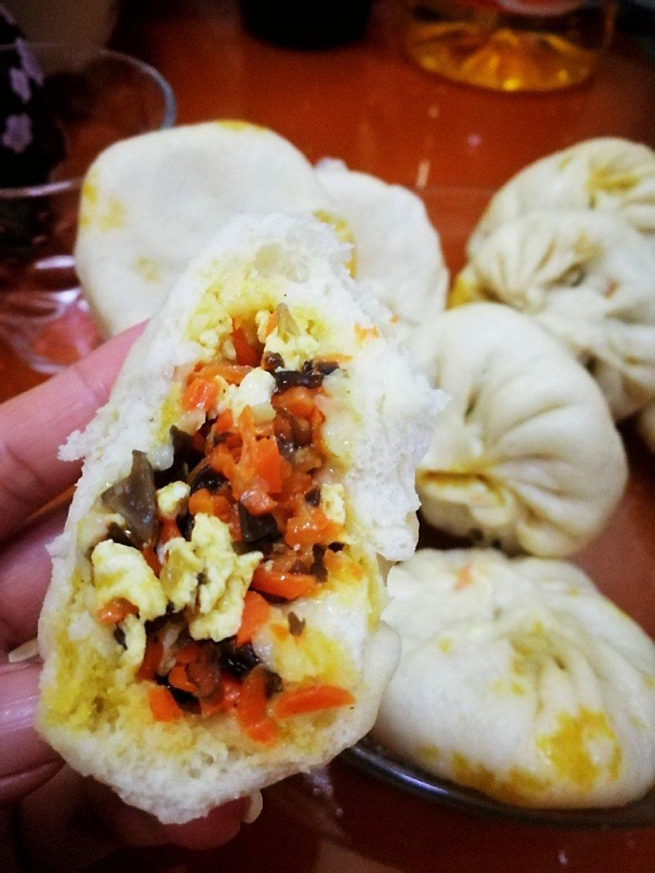 胡萝卜木耳鸡蛋素包子