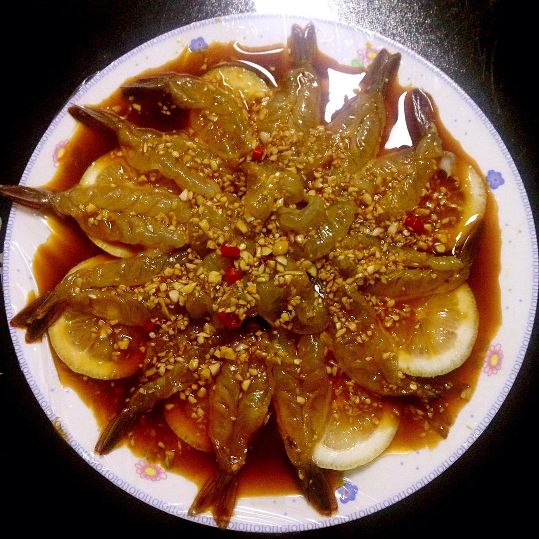 柠檬蒜蓉生卤虾的做法