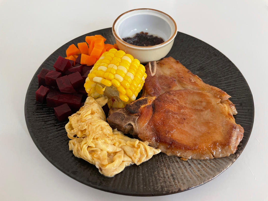 煎猪扒（超简单）和其他的猪扒在这食谱的最下面