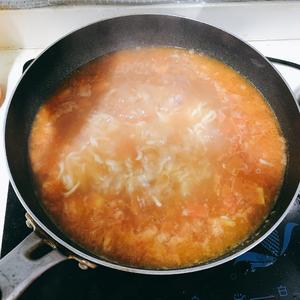 番茄龙利鱼热汤面的做法 步骤5