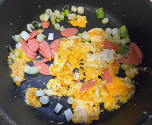 菠菜鸡蛋面 汤鲜味美的做法 步骤3