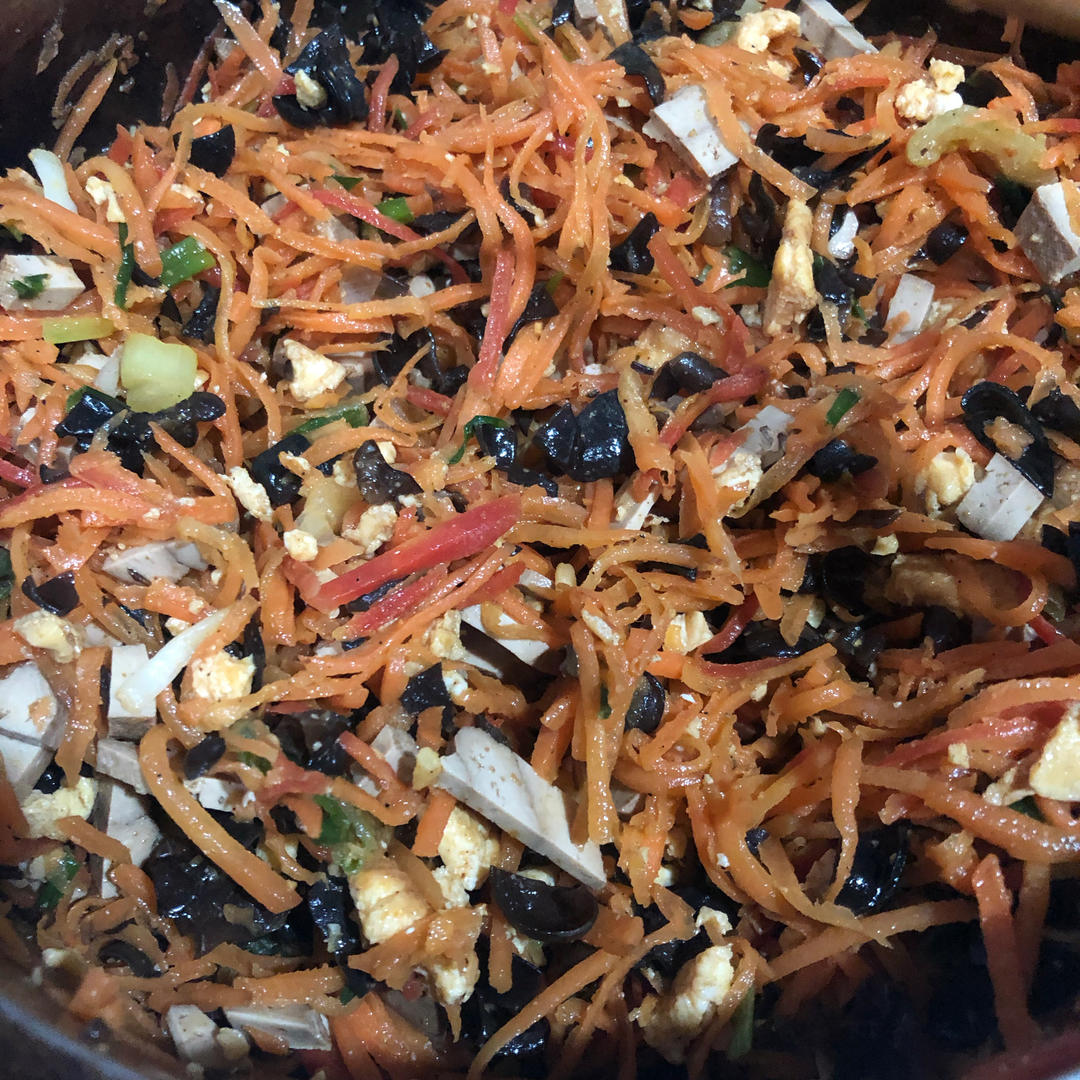 胡萝卜木耳鸡蛋素包子