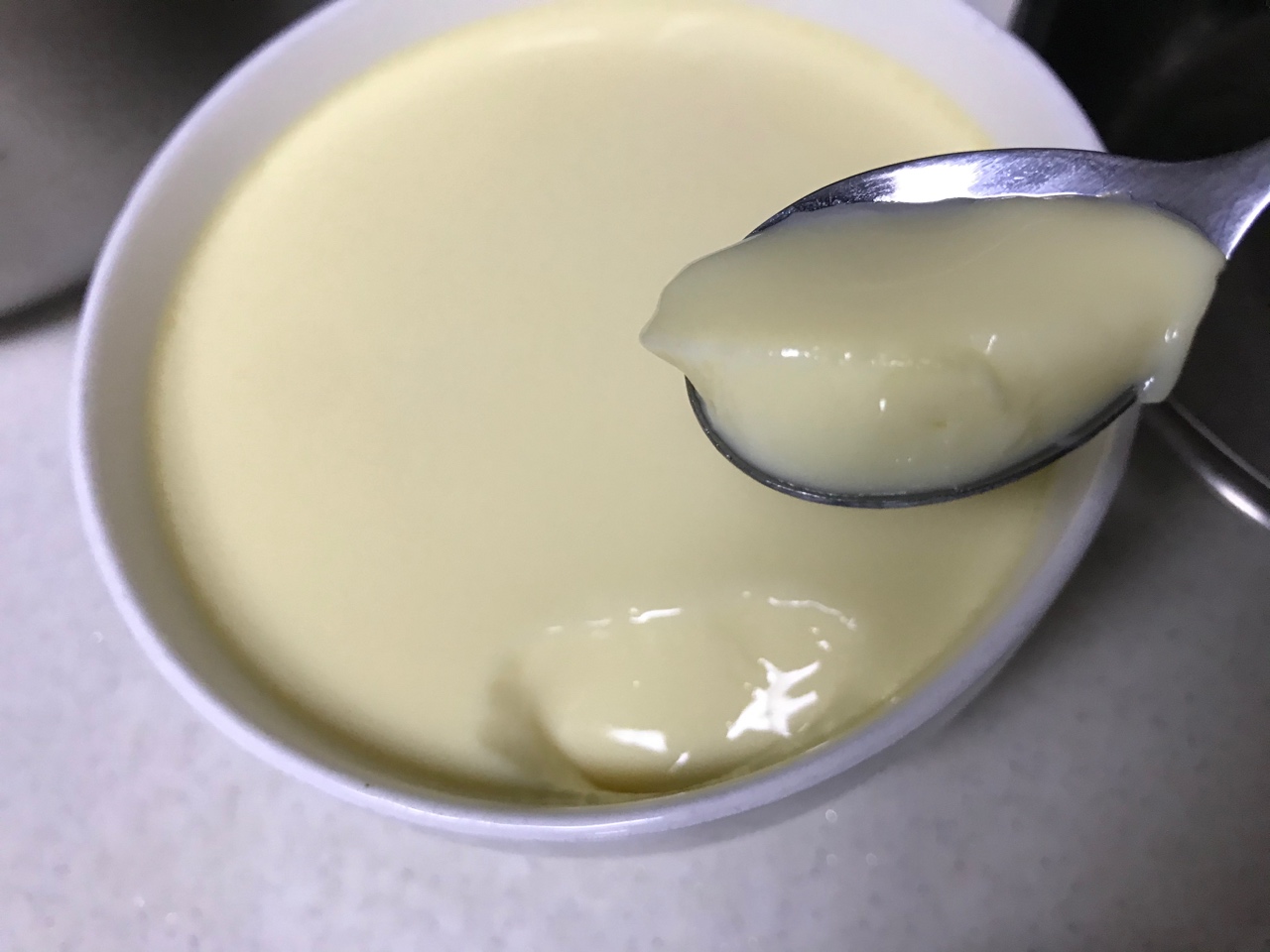 嫩滑牛奶炖蛋