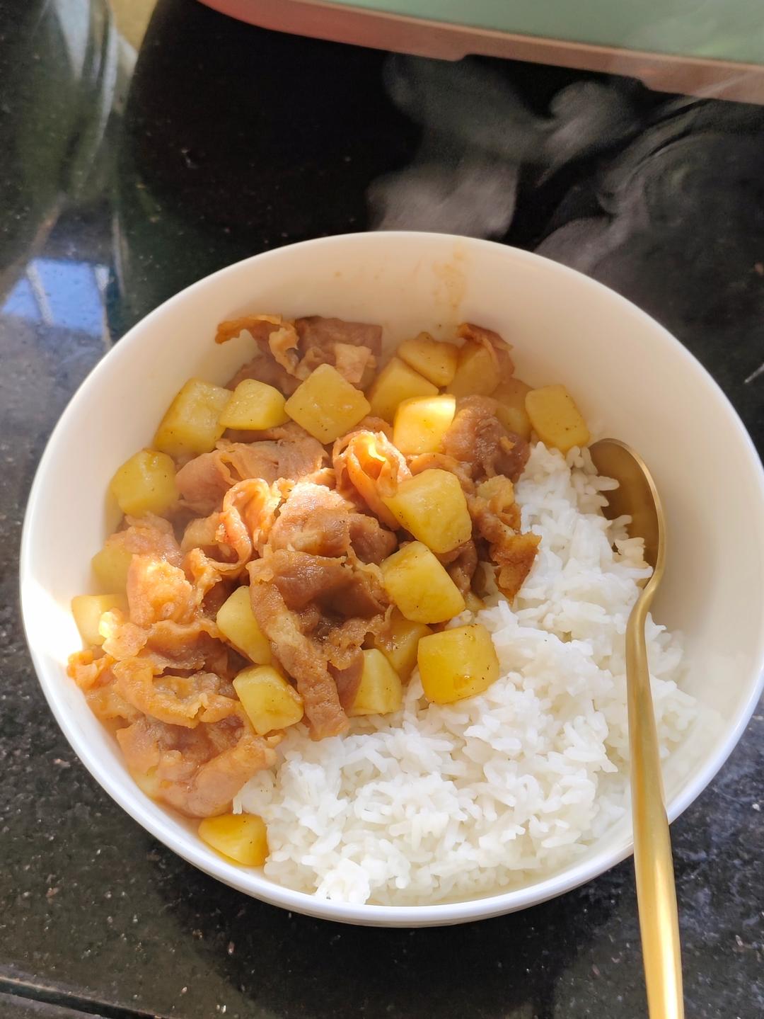 好吃到舔碗底的土豆肥牛拌饭
