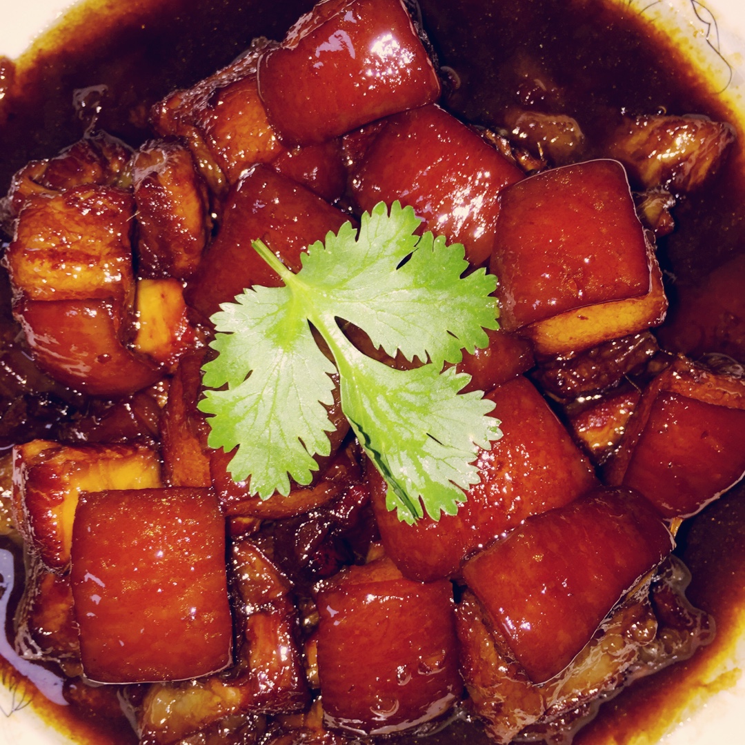 吃着碗里望着锅里的红烧肉