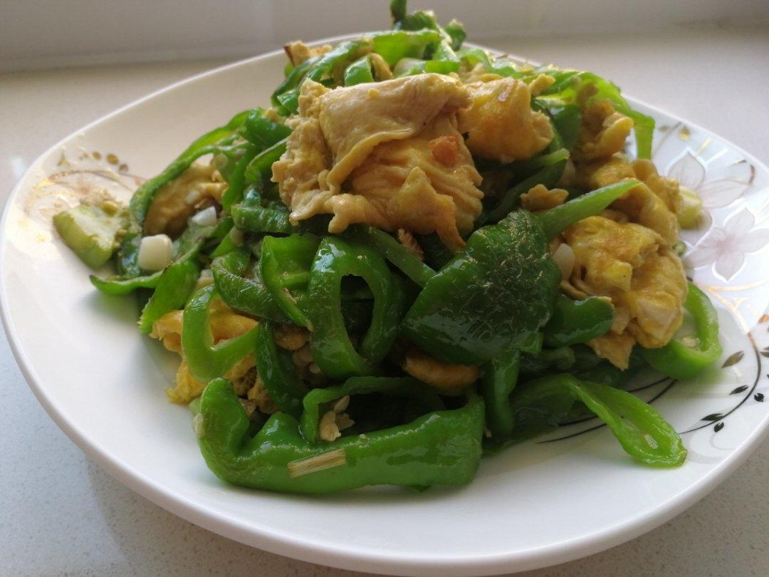 三分钟解决一个菜  青椒炒鸡蛋