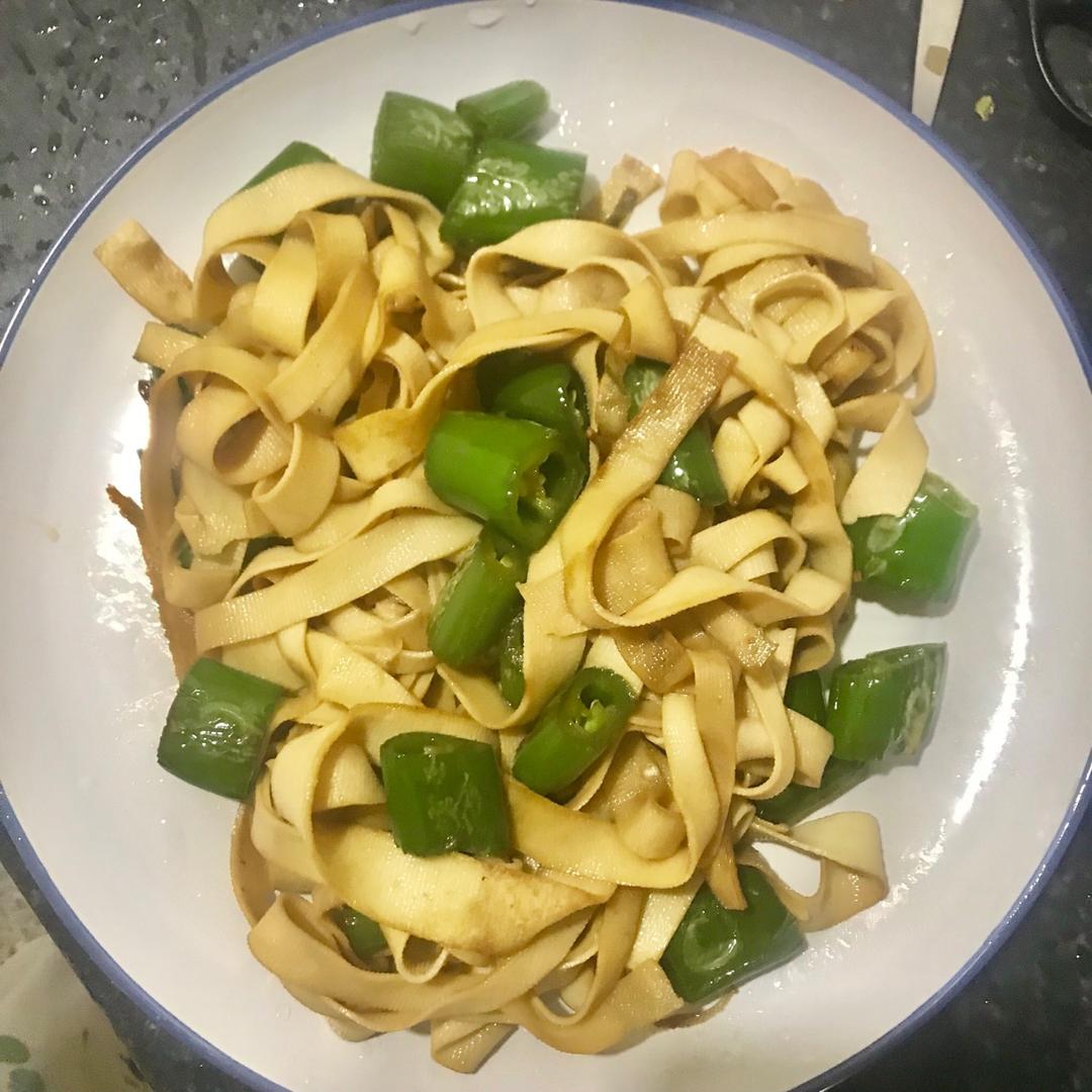 尖椒炒干豆腐