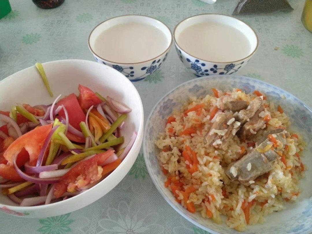 新疆羊排抓饭