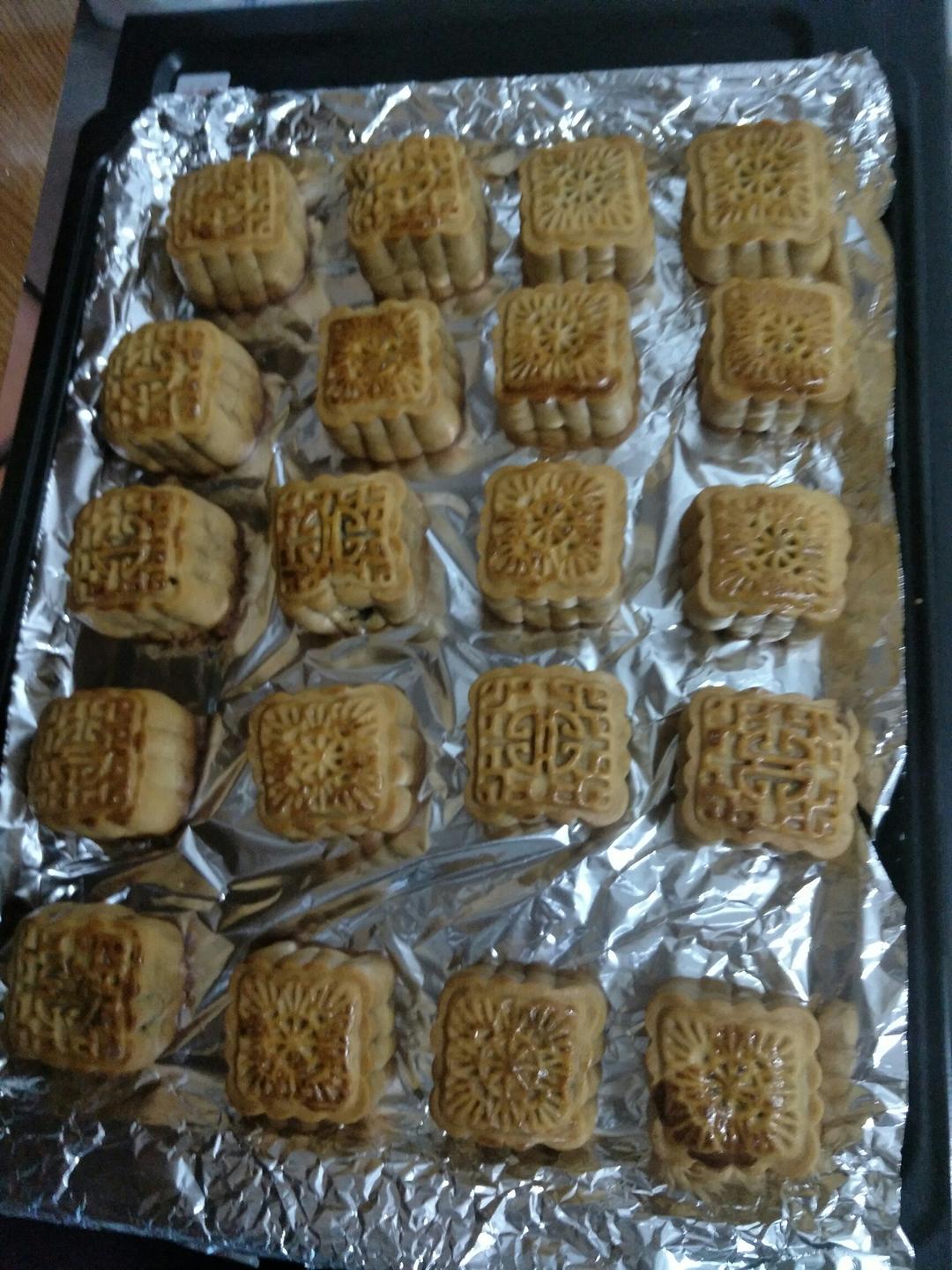 广式月饼——蛋黄莲蓉月饼