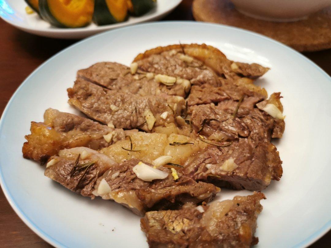 烤肉眼牛排【外焦里嫩】