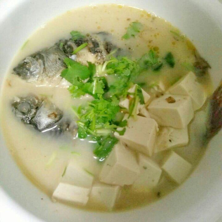鲫鱼豆腐汤
