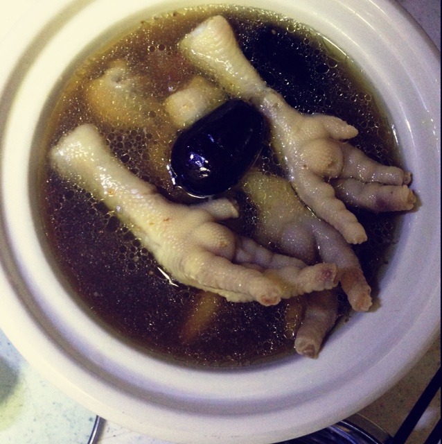 当归炖鸡爪