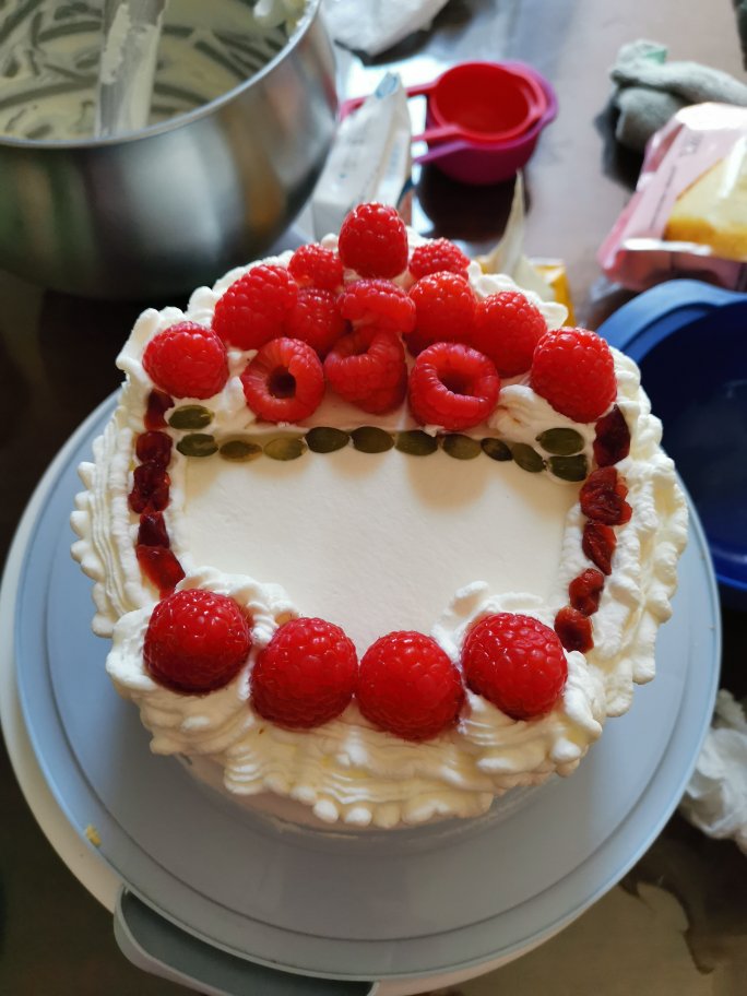 6寸分层生日草莓蛋糕