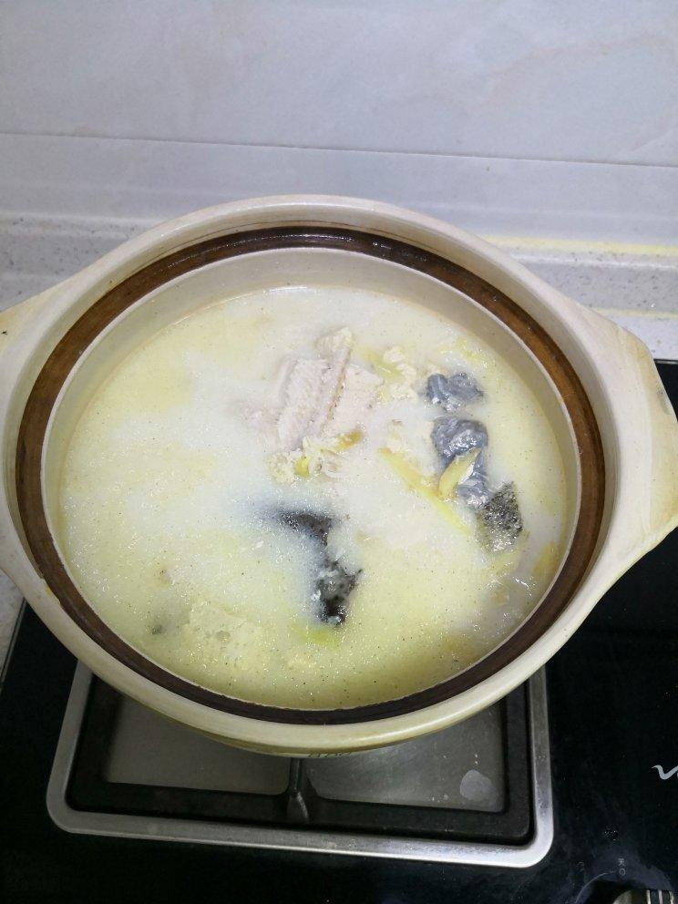 奶白鲫鱼汤