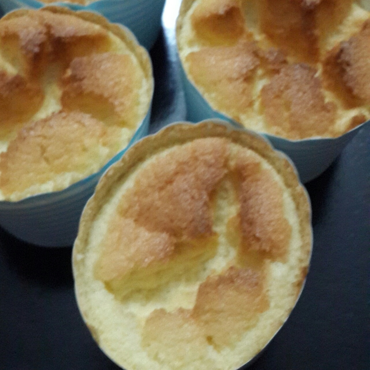 软绵绵戚风纸杯蛋糕