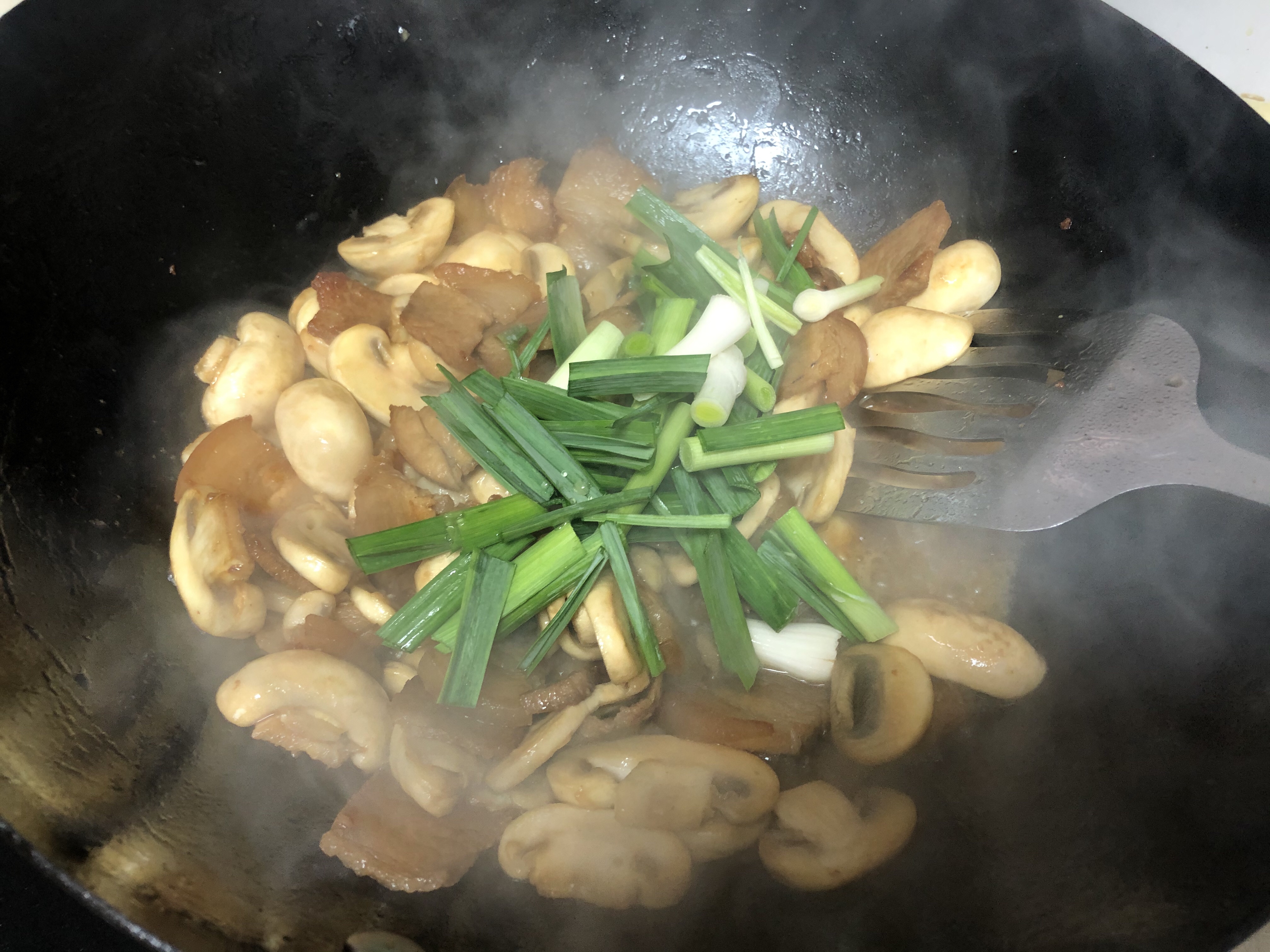 蘑菇炒肉片这样做❗️❗️三分钟搞定，简单易学好吃入味❗️❗️的做法 步骤9