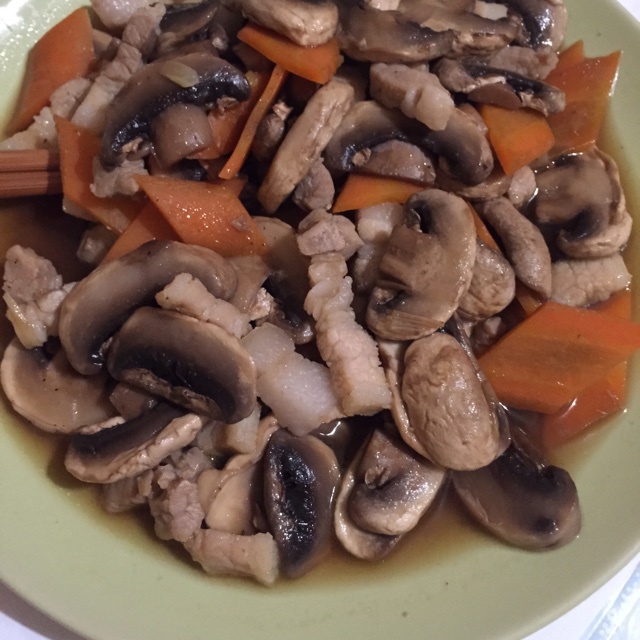 蘑菇炒肉片