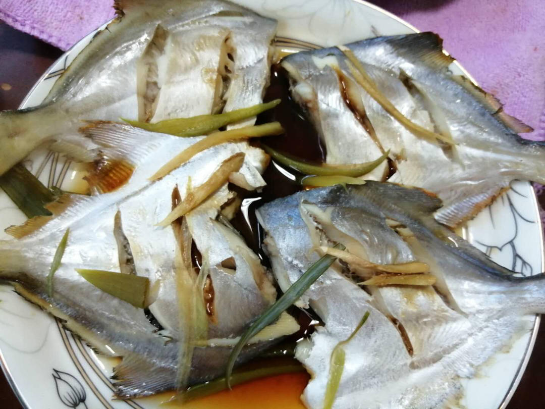 清蒸平鱼