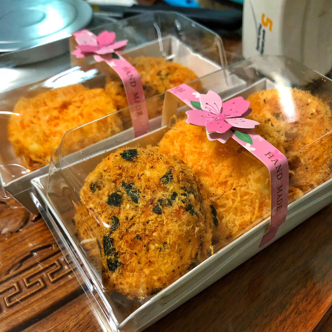 咸香松软的肉松小贝