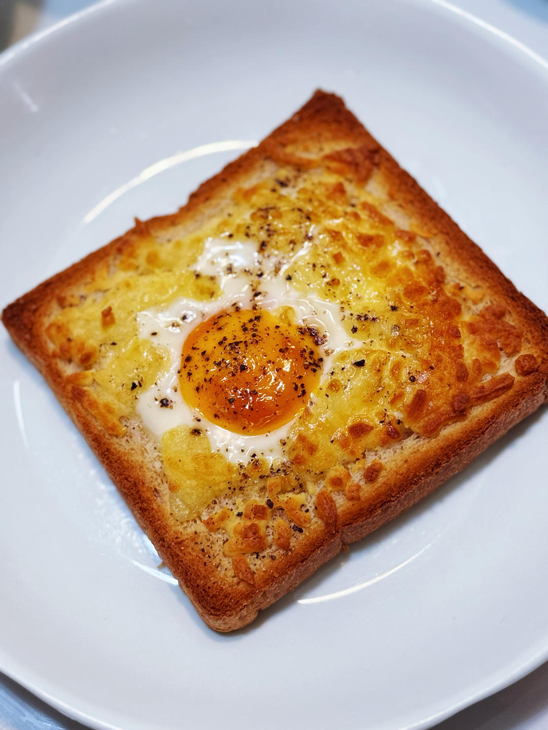 芝士太阳蛋吐司