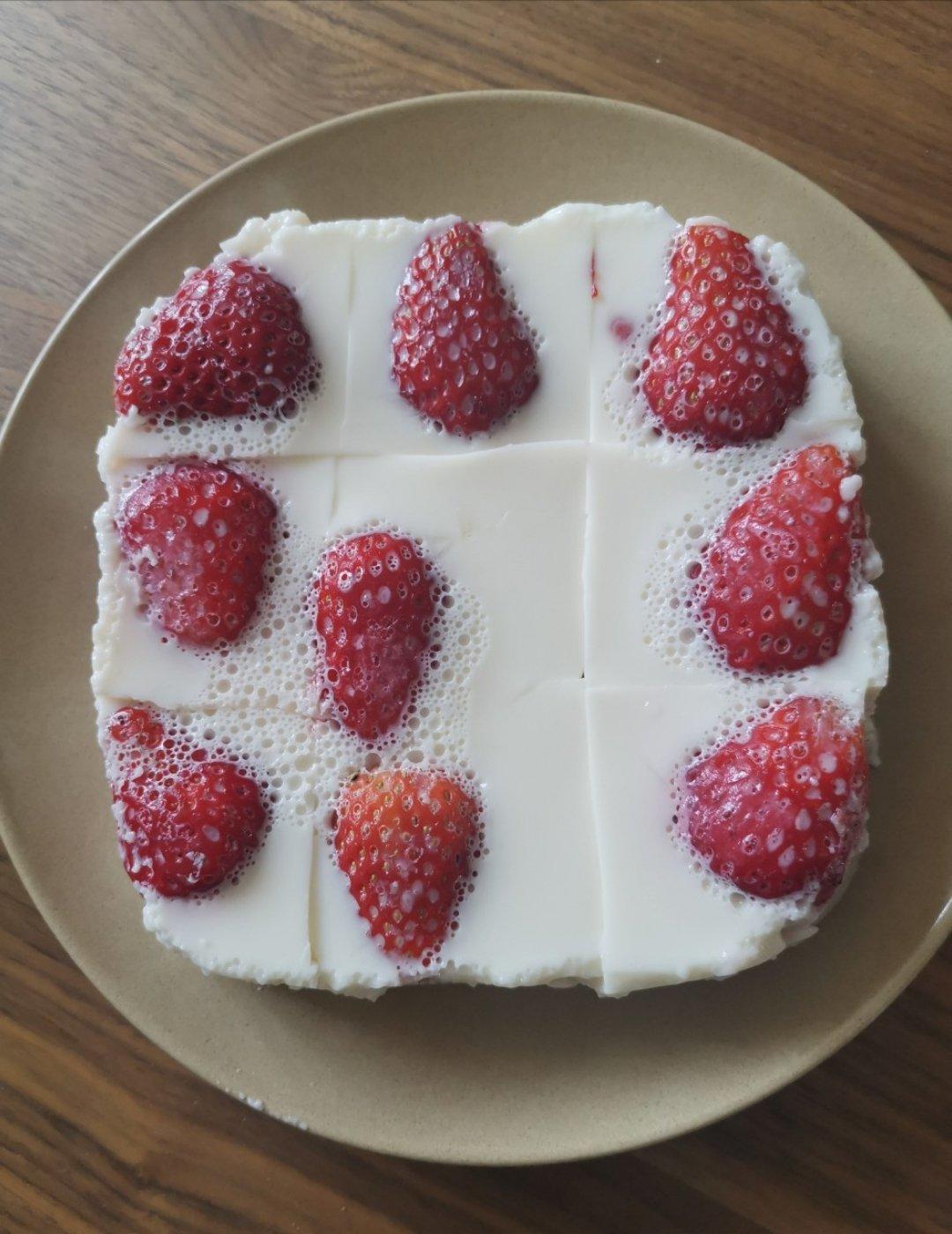 日式草莓牛奶冻