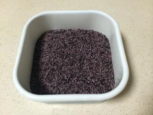 面包机版糖桂花紫米年糕的做法 步骤1