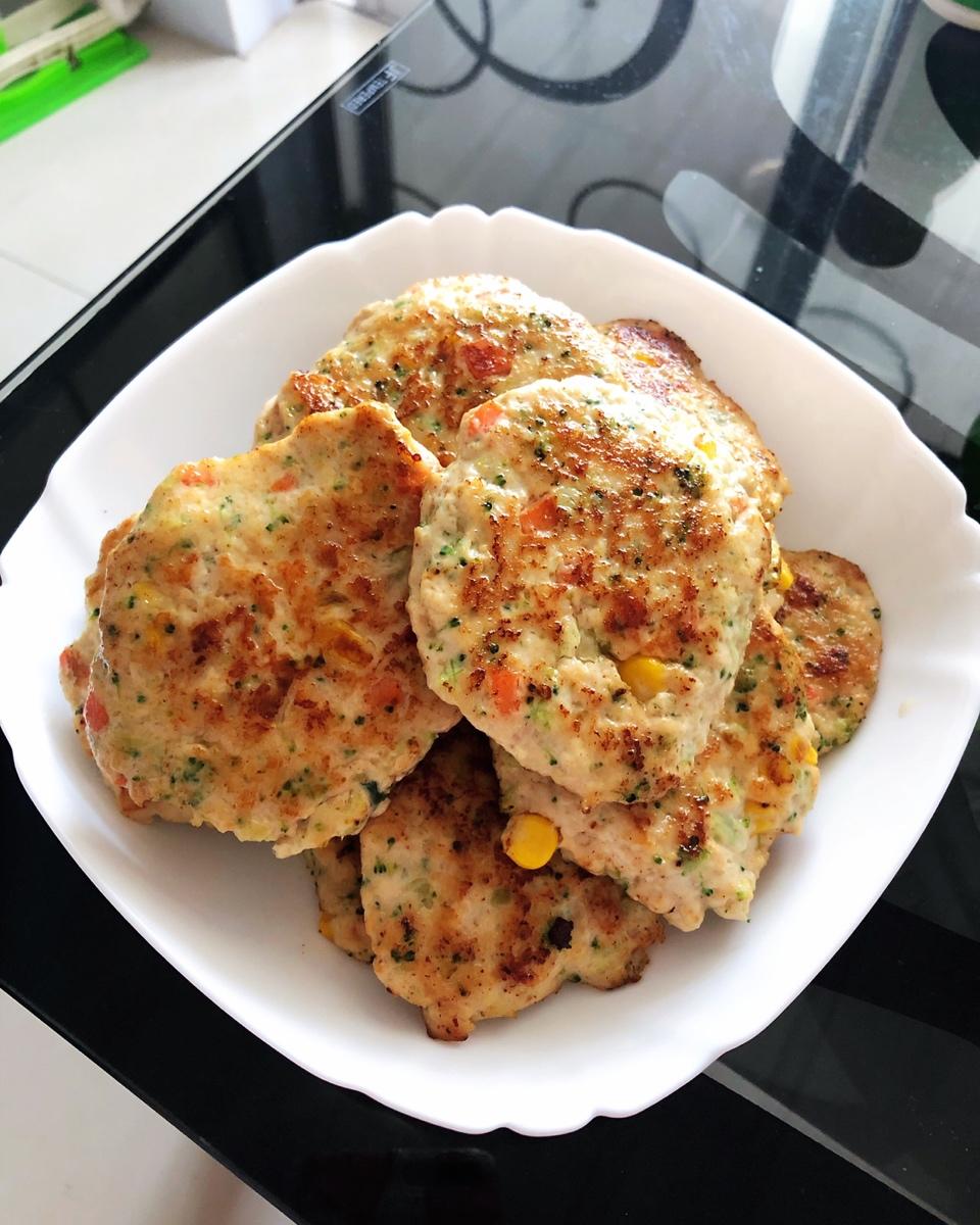 减肥餐低脂鸡胸肉饼