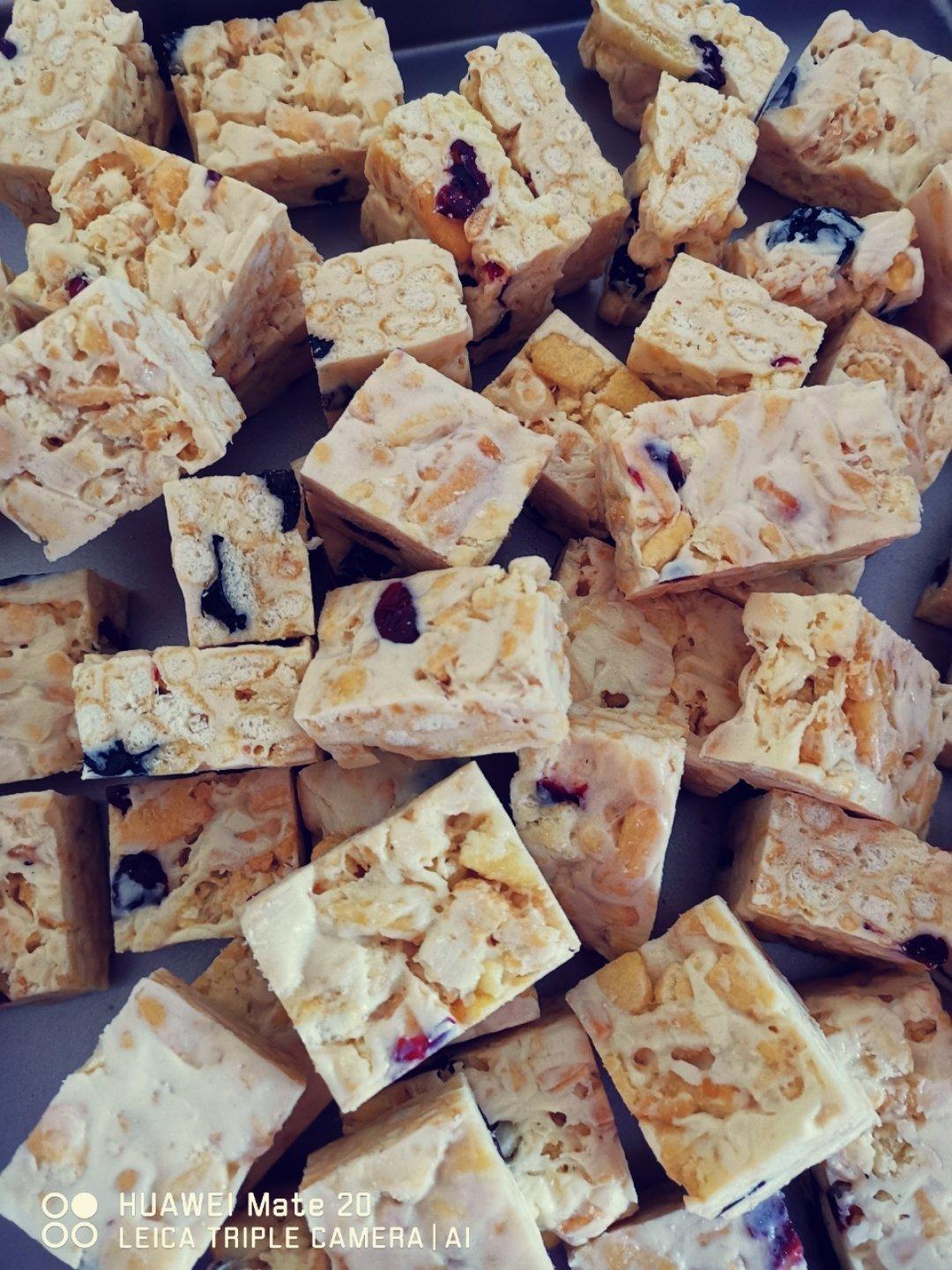 蔓越莓牛扎糖沙琪玛