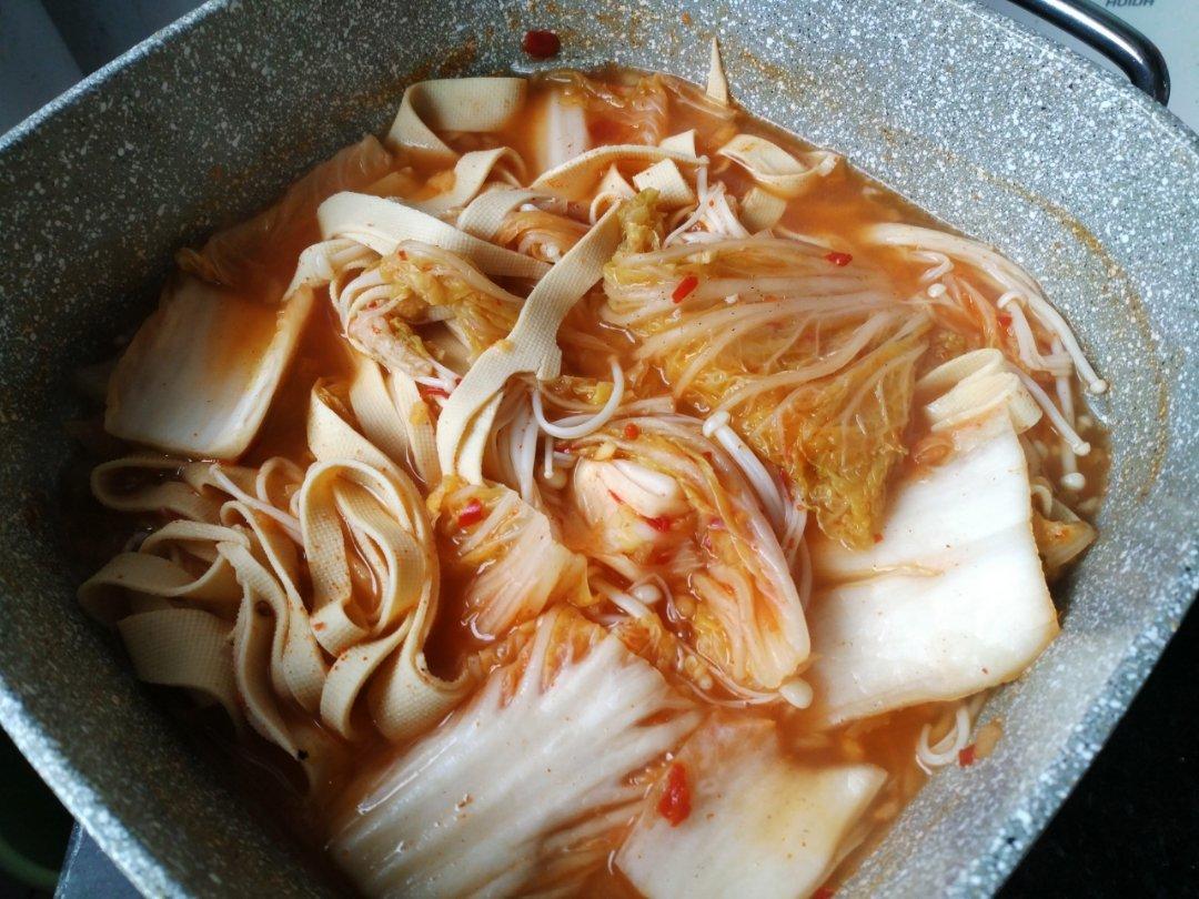 豆腐泡菜锅