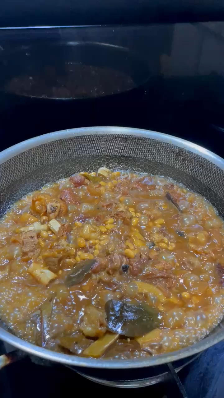 【软烂入味，100%成功】猪蹄黄豆煲