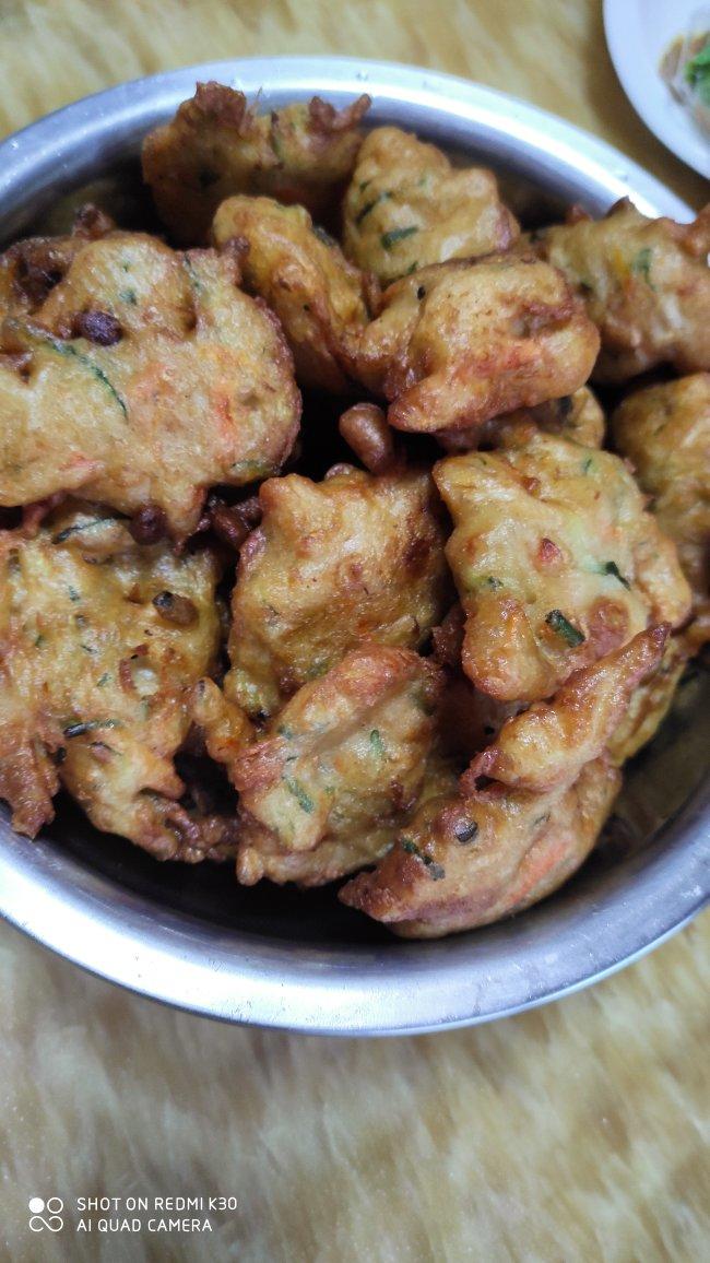 就像有句话所说：成年人的世界里，从来就没有“容易”二字。很多时候，你只能单枪匹马，直面生活的兵荒马乱。