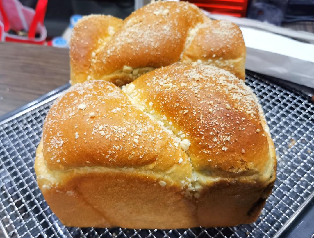 黑芝麻奶酥吐司【一次发酵】