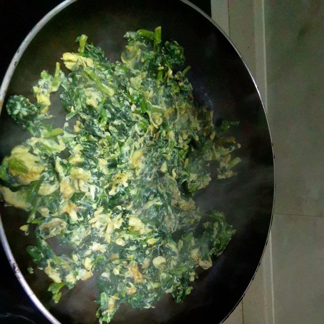 菠菜炒鸡蛋