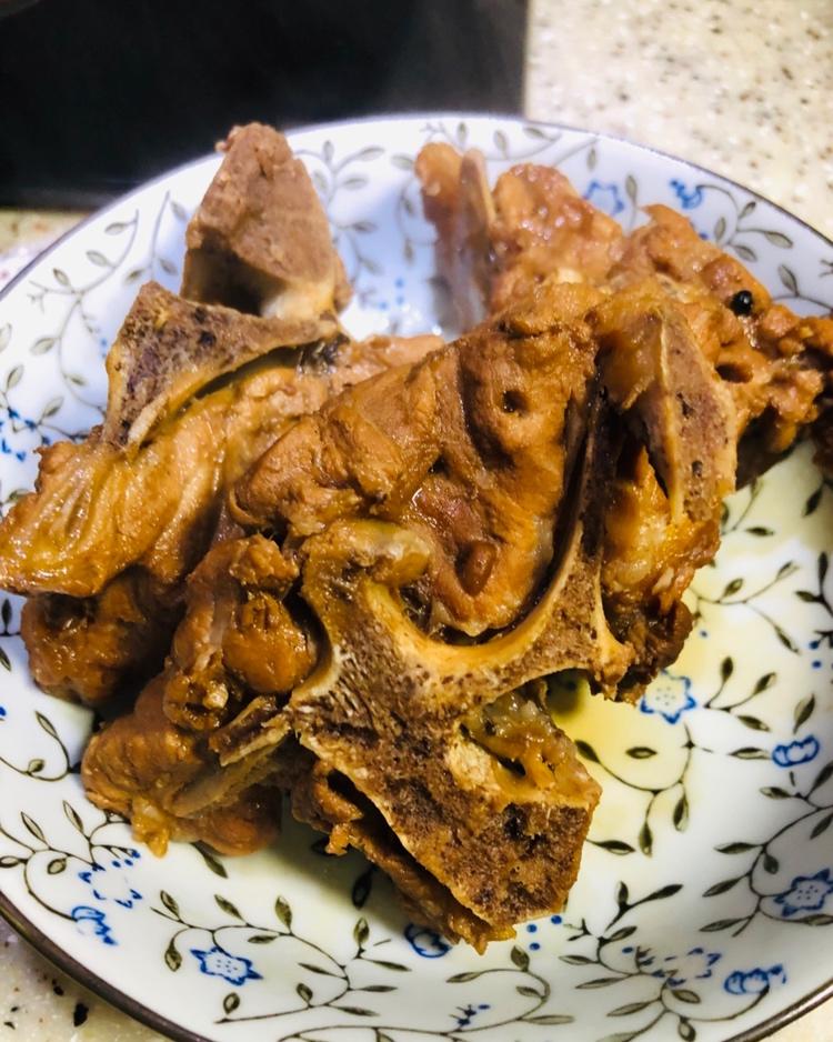 有滋有味香到吮指的酱骨架