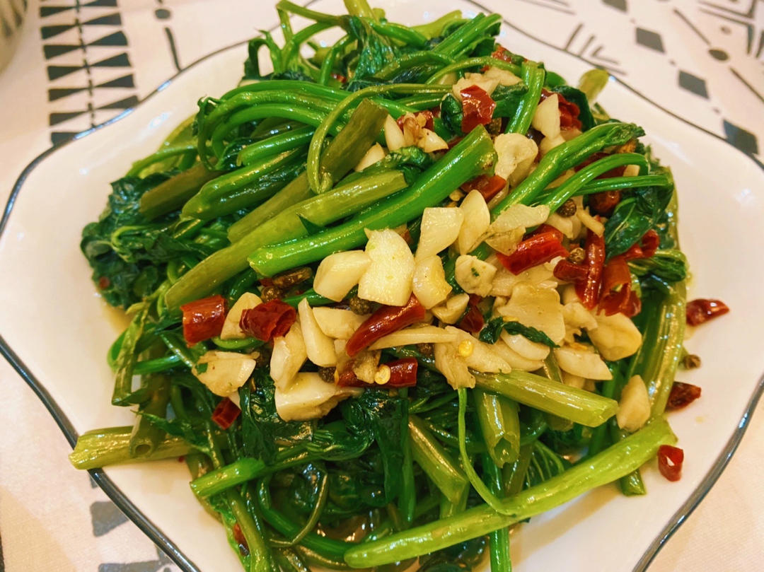 川菜炝炒藤藤菜