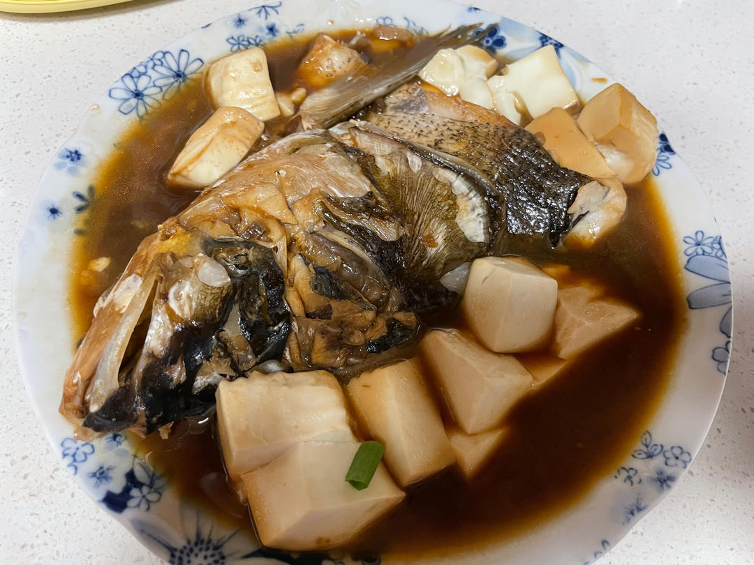 红烧鱼头豆腐