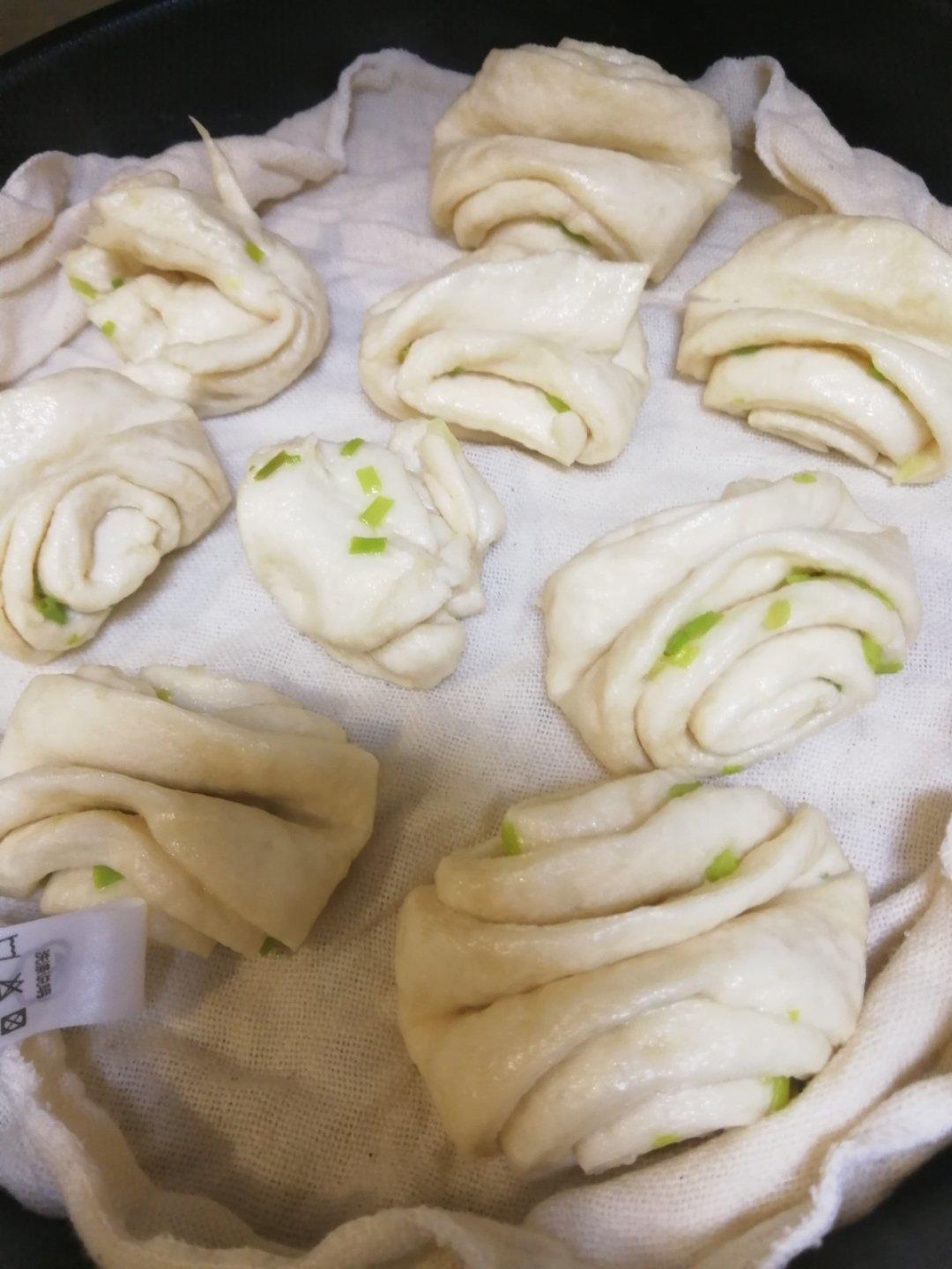 传统的葱油花卷