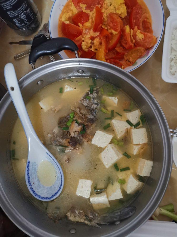 奶白鲫鱼豆腐汤|一条鱼最后的温柔