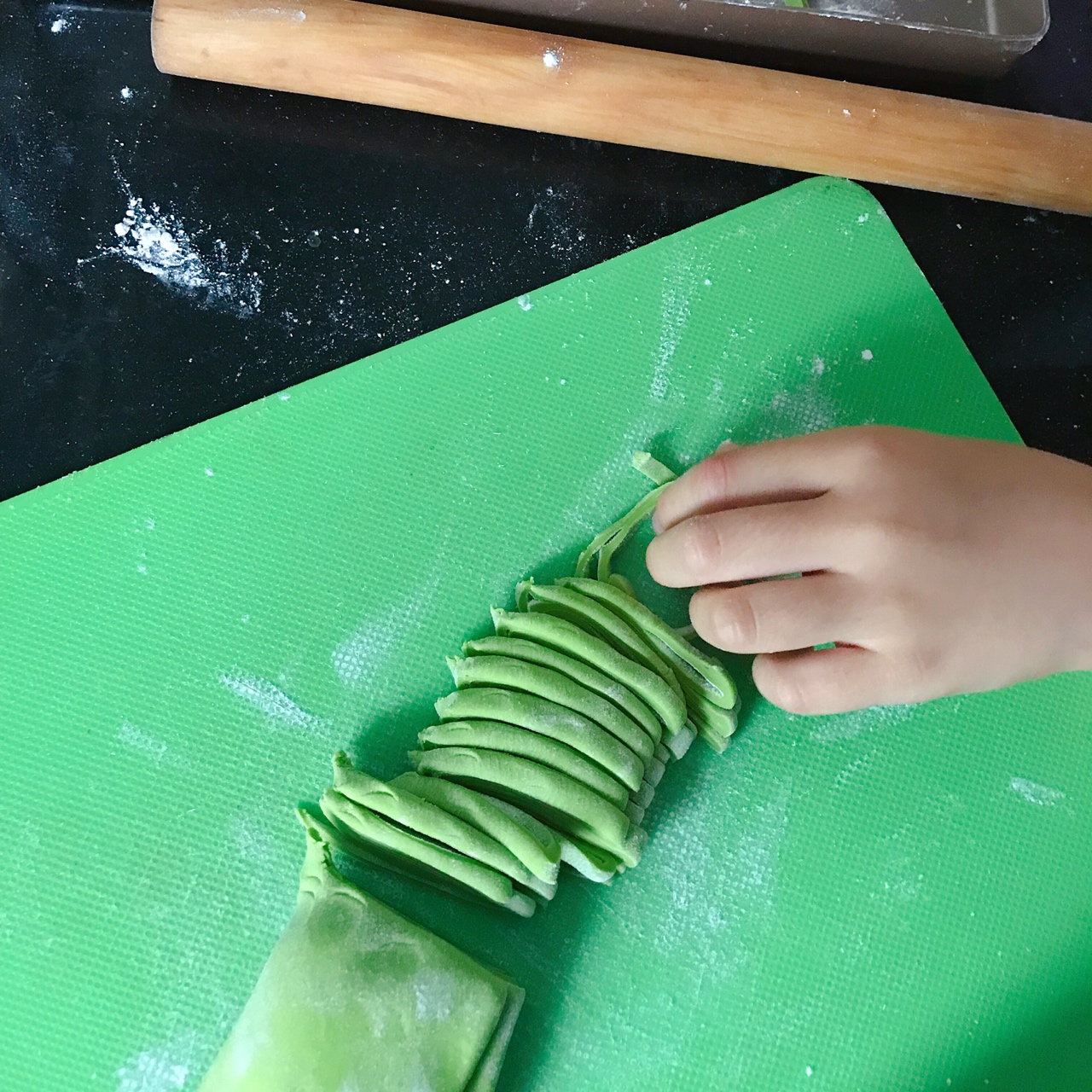 手工蔬菜面条的做法 步骤4