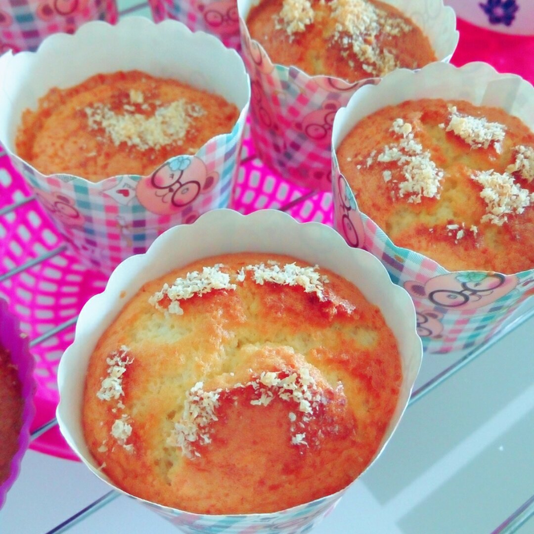 不会回缩的纸杯蛋糕--海氏烤箱定制