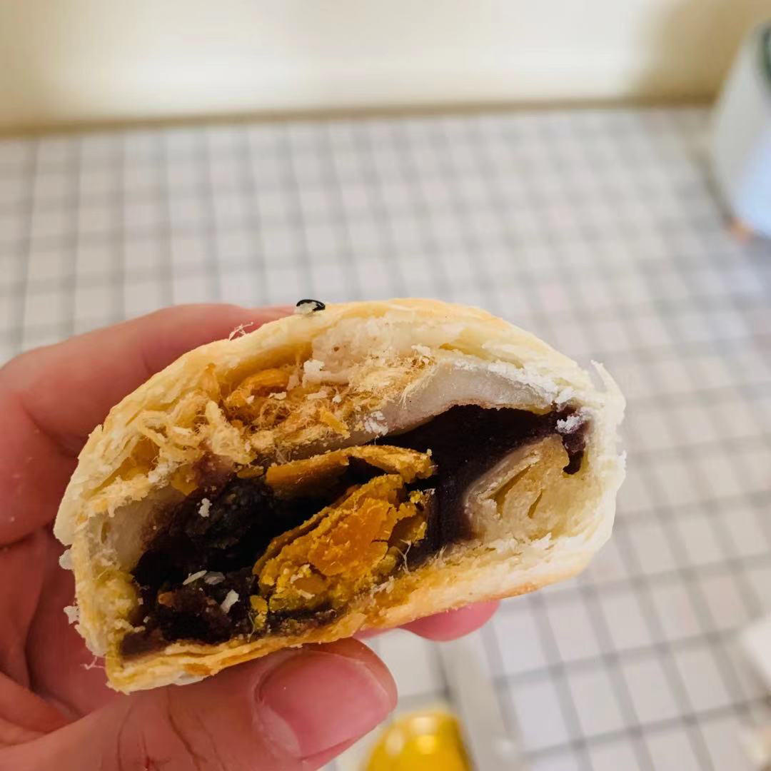 酥到炸的肉松麻薯蛋黄酥（万能酥皮）