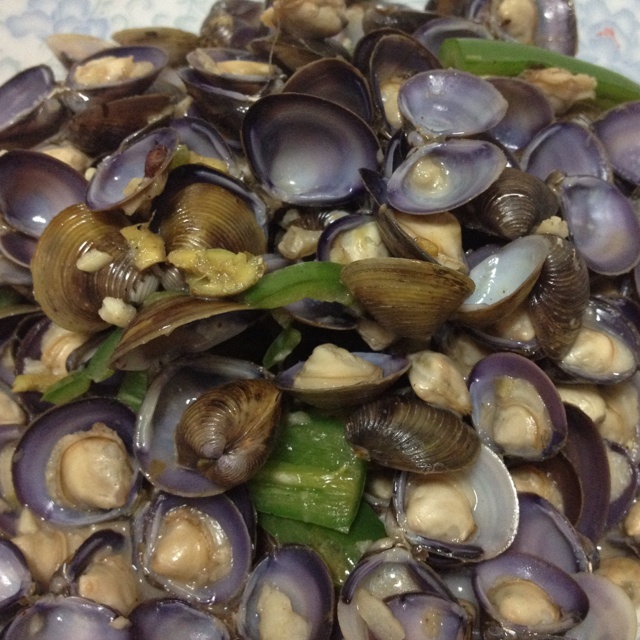 鲜紫苏炒河蚬