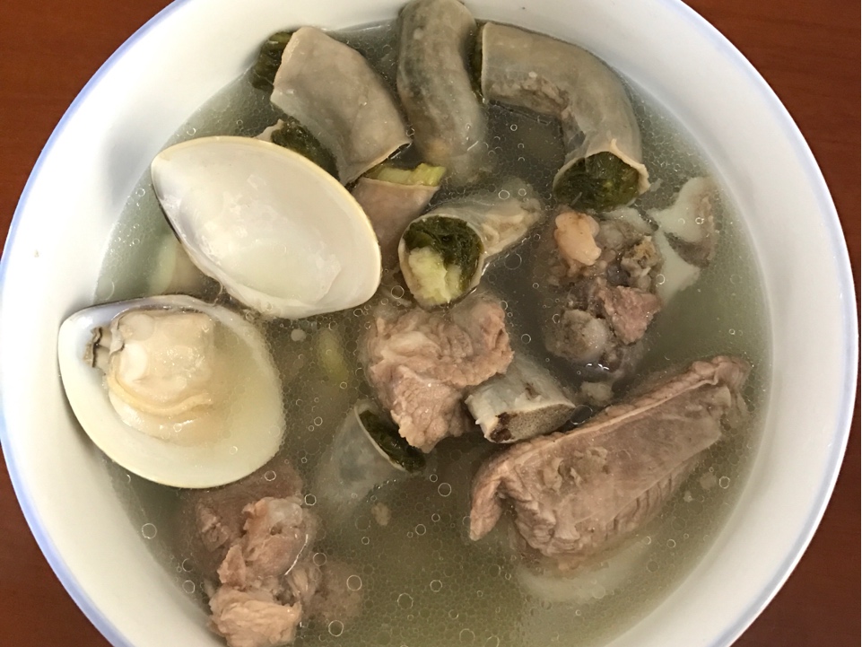 小肠灌葱炖排骨文蛤汤的做法 步骤6