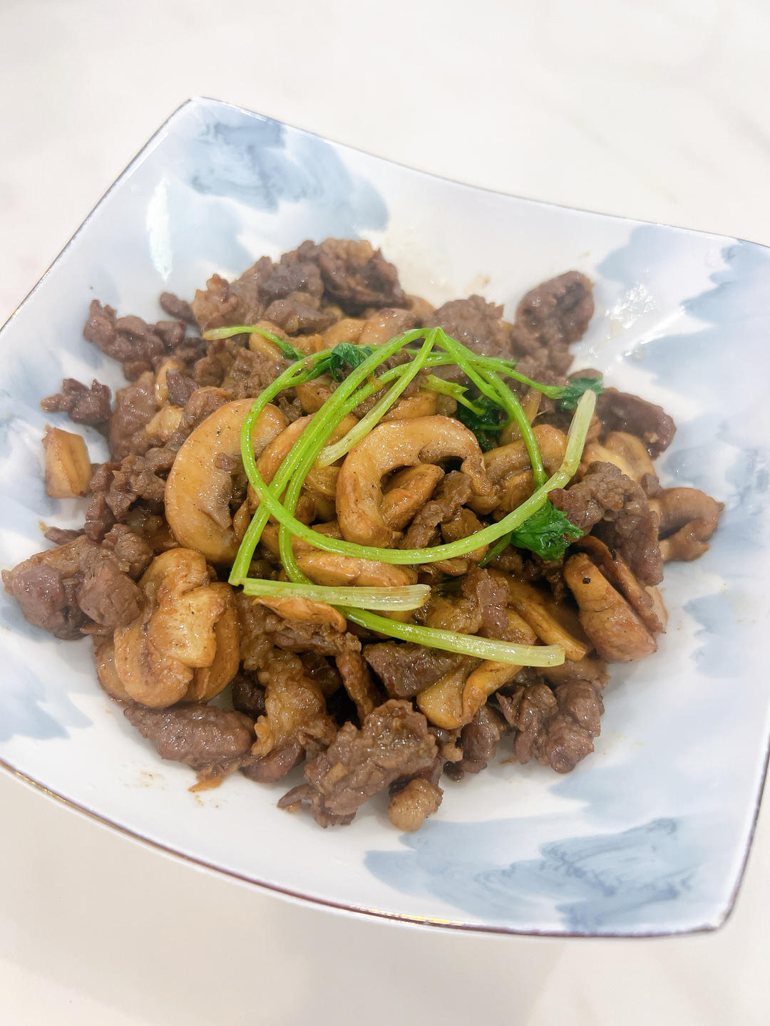 蒜香口菇牛肉粒