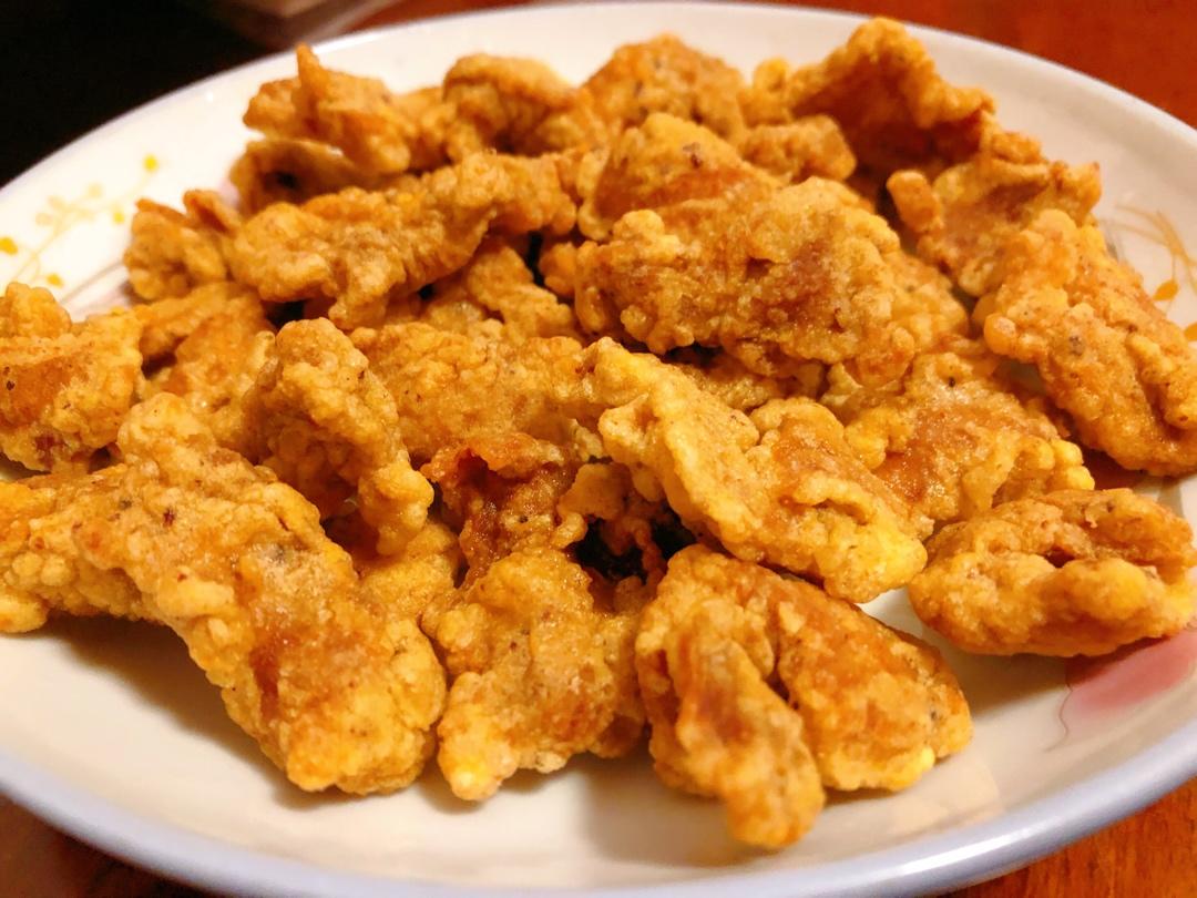 边炸边吃黄金小酥肉