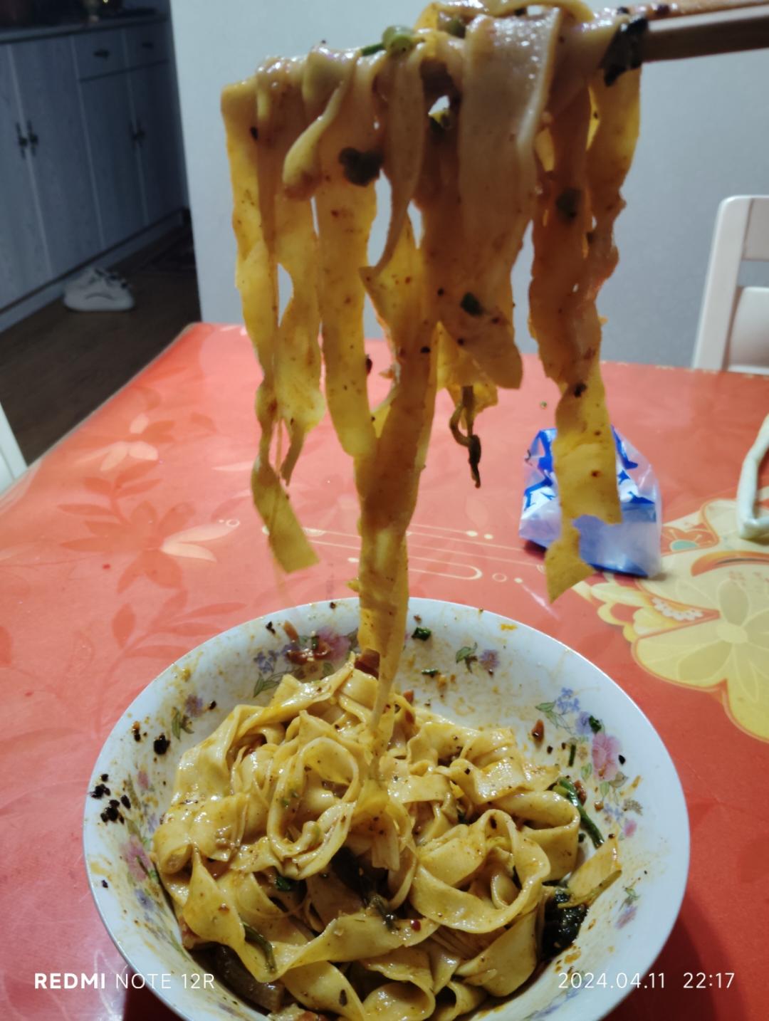 20分钟速成手擀面（筋道爽滑口感好）