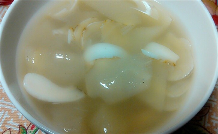 雪梨百合润肺汤