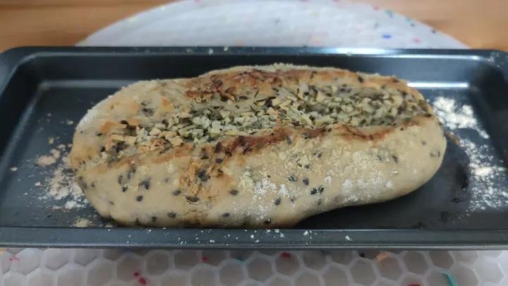 『别有深味』简单版法式黑芝麻蒜香咸面包