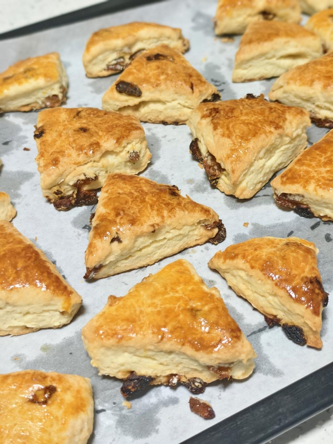 消耗淡奶油的司康